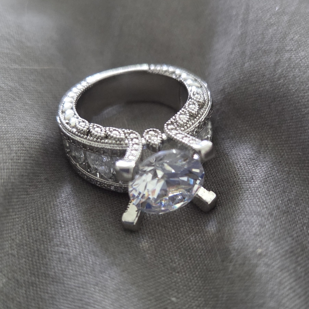 4/$20 Sz 6 Silver Women's Ring